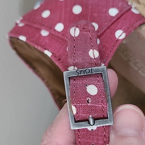 Toms Cranberry & White Polka Dot Wedge Sandals size 9 - Picture 10 of 10